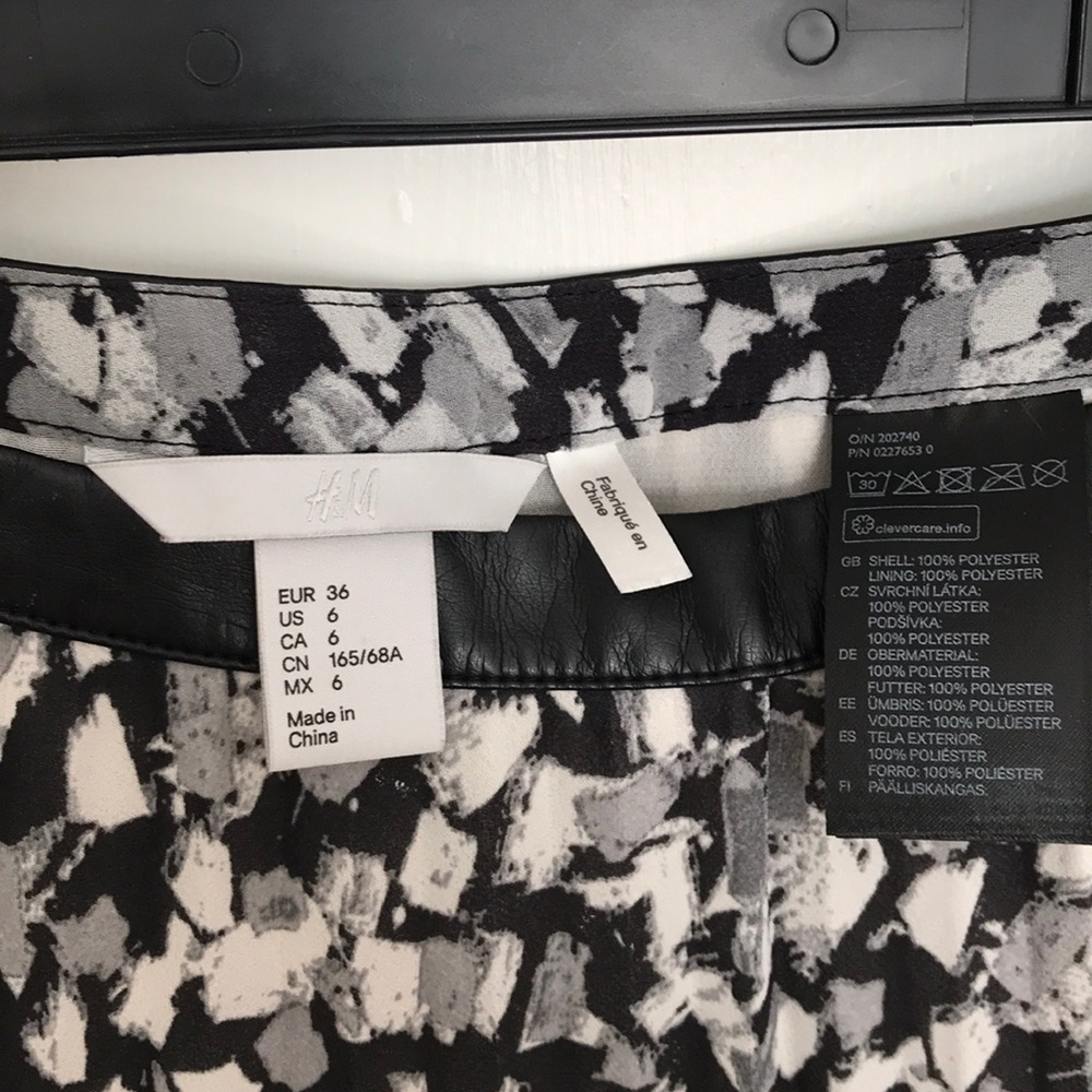Patterned skirt - Picture 2 of 2